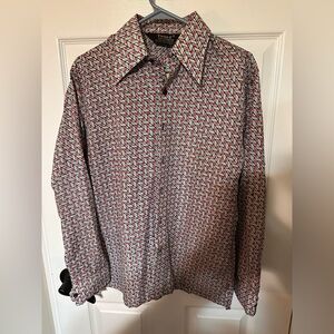 NWT Very Vintage 100% Polyester Button-Up. Medium.